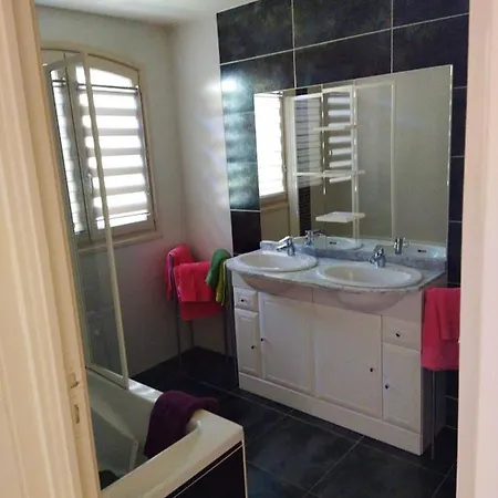Maison De 3 Avec Piscine Partagee Jardin Amenage Et Wifi A Hébergement de vacances *