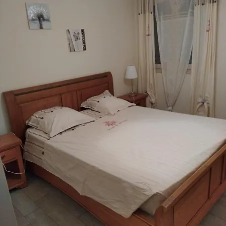 Hébergement de vacances Maison De 3 Avec Piscine Partagee Jardin Amenage Et Wifi A *